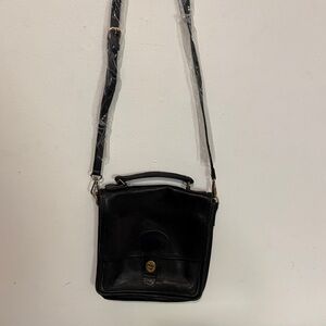 Elegant Black Leather Shoulder Bag Vintage Coach